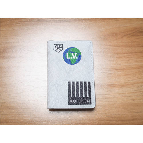 【  】Louis Vuitton Louis Wieden LV 마크 엠블럼 접이식 카드 케이스 마운트 M67817