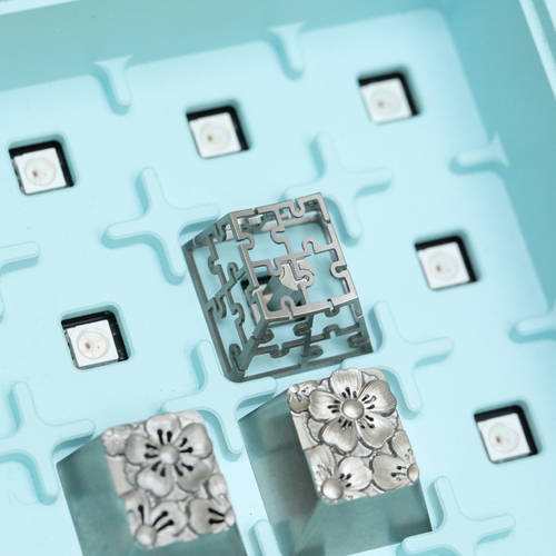 【 코난 Kalam】 티탄 알루미늄합금 커스터마이즈 기계식 키보드 개성있는 키캡 《 사쿠라 & 퍼즐 》