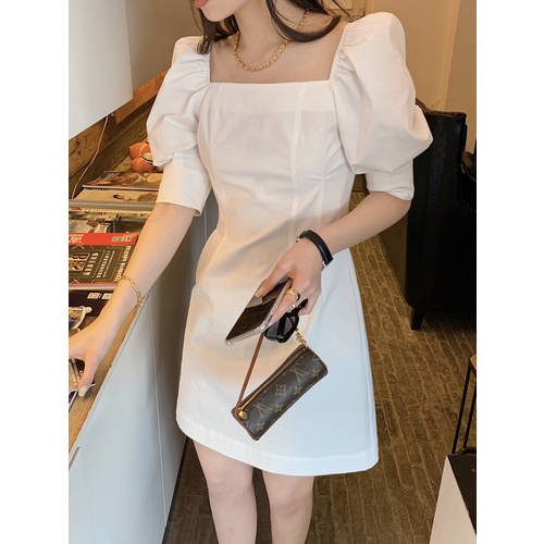 프렌치 XIAOZHONG 개성화 레트로 스퀘어넥 일자 어깨 흰색 컬러 원피스 여성 여름 섹시한 분위기 슬림핏 미녀 검정 미니 드레스