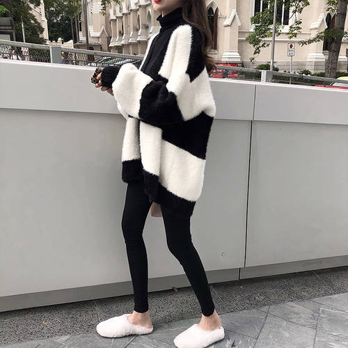 한국판 패션 트렌드 캐주얼 모헤어 스웨터 여성 루즈핏 위에 걸쳐 입는 미디 플레어 가디건 흑백 겨울철 요즘핫템 셀럽 아우터 외투